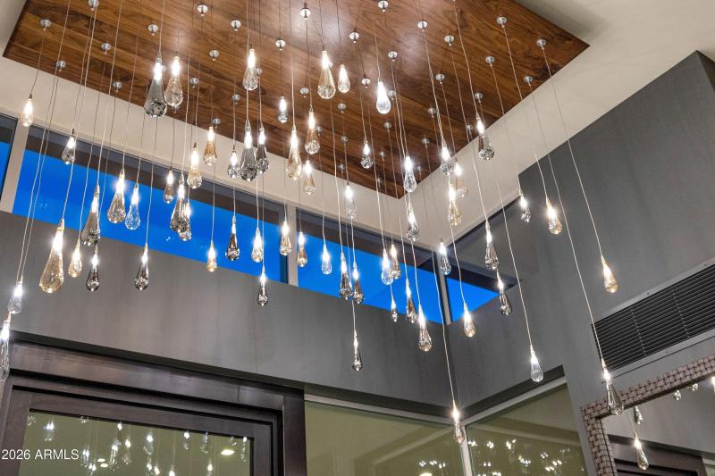 Entry Shakuff 64-light Raindrop Chandeli