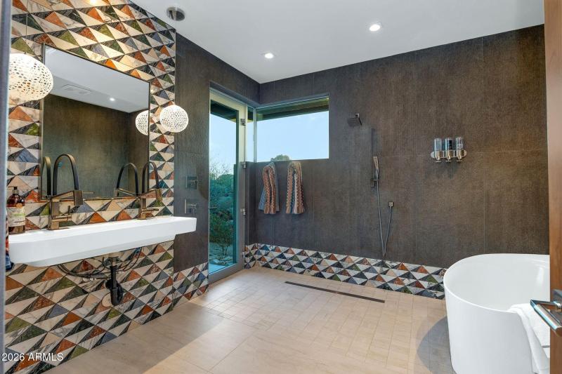 1190 Tortolita Mountain Cir-kccreativede