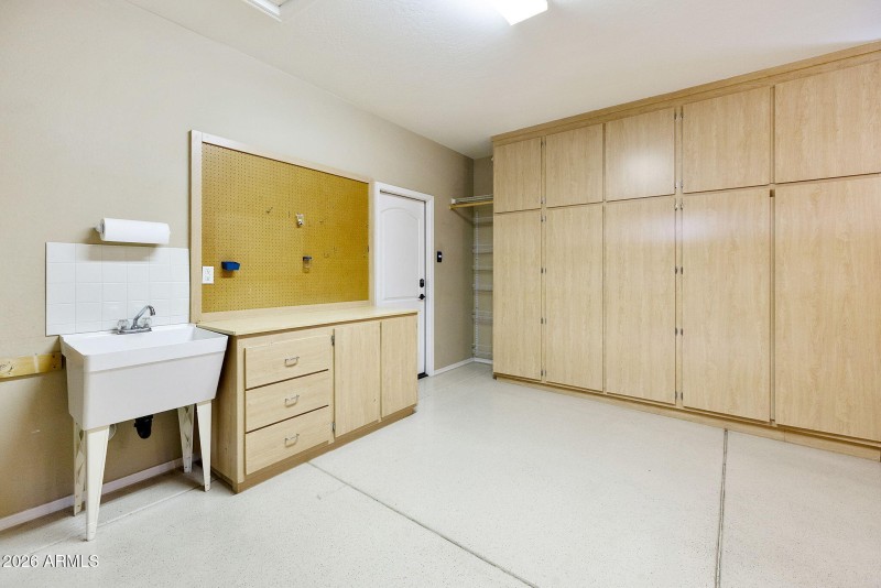 4-23225 N Hank Raymond Dr