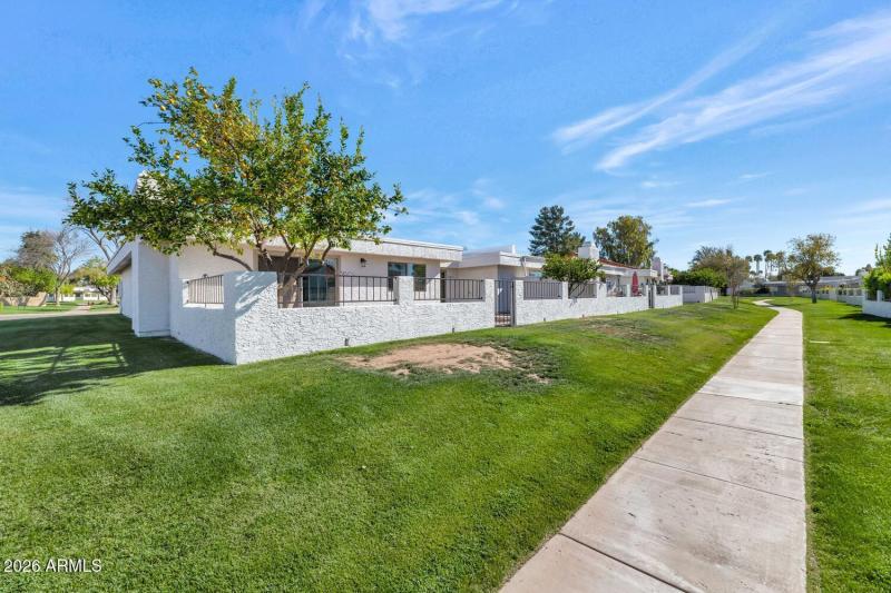 8151 E Del Joya Dr-large-024-003-TOD7943