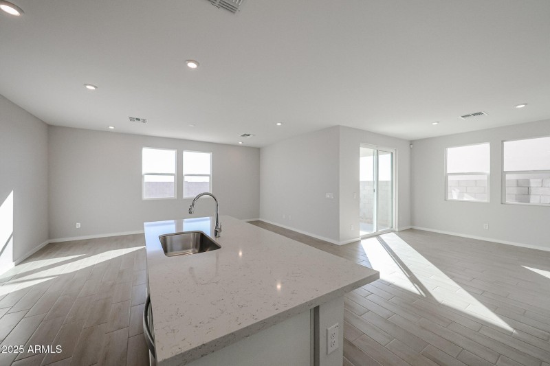 02_2-story-home-with-view_for-sale_Arizo