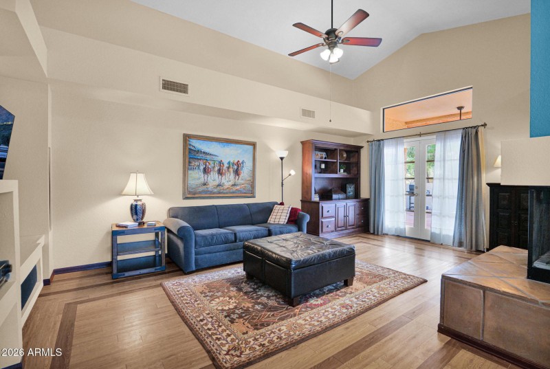 37-web-or-mls-P1536671