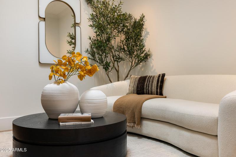 Guest Wing Bonus Room