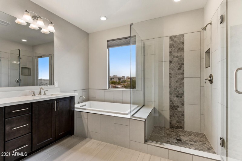 7440-E-Via-De-Luna-Dr-2-5