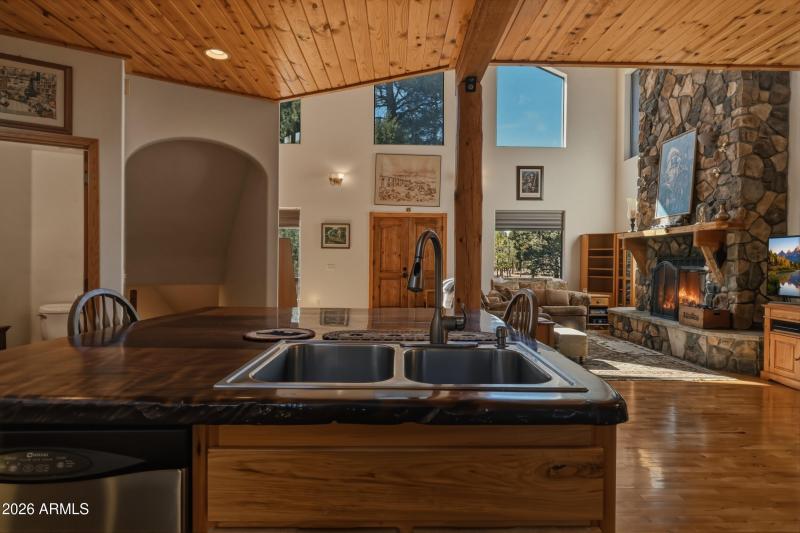 18_nkn_6363_with_fire