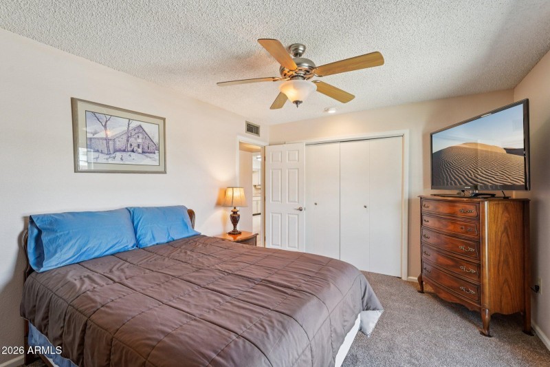 23-web-or-mls-W Kingswood Cir-S2702-023r