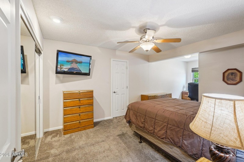 24-web-or-mls-W Kingswood Cir-S2702-024r