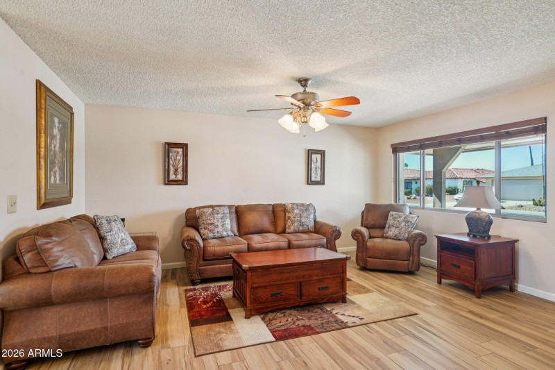 12-web-or-mls-W Kingswood Cir-S2702-012r