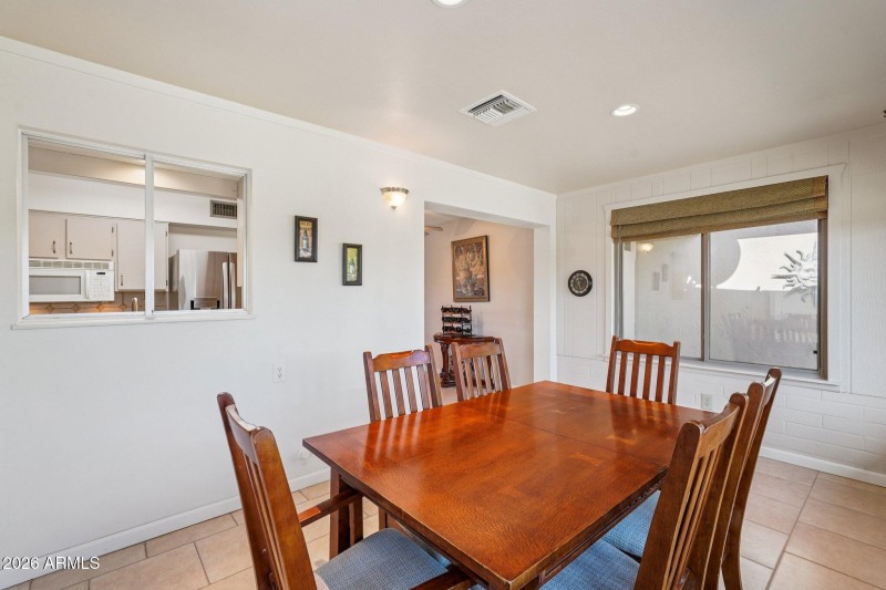 14-web-or-mls-W Kingswood Cir-S2702-014r