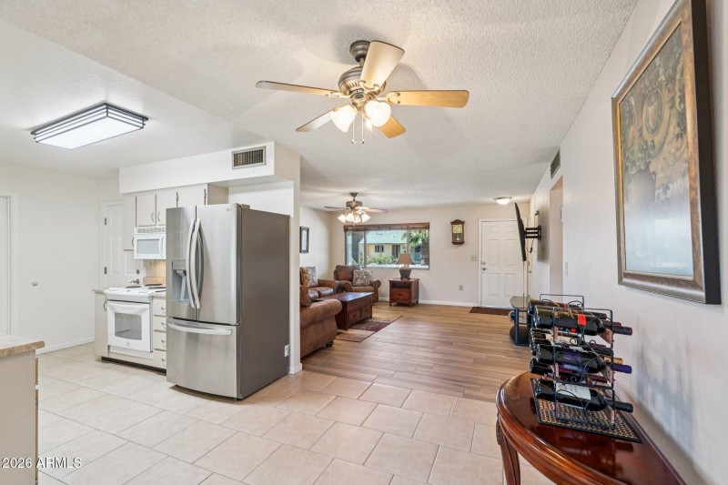 18-web-or-mls-W Kingswood Cir-S2702-018r