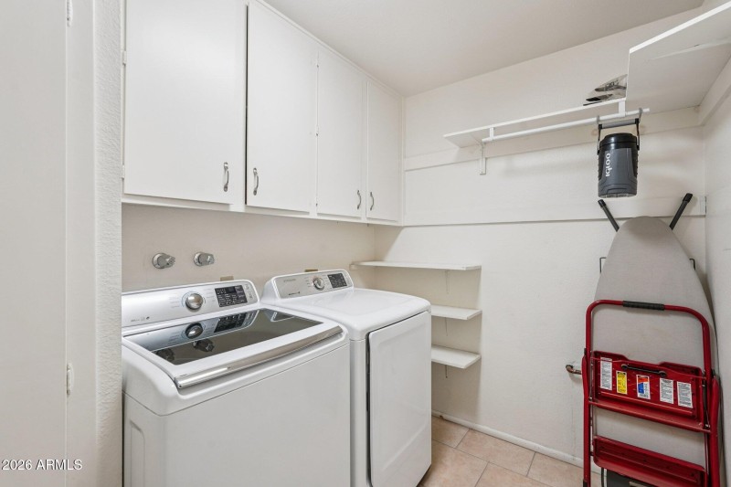 19-web-or-mls-W Kingswood Cir-S2702-019r