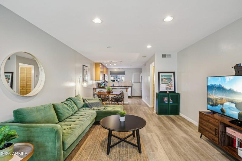 10-web-or-mls-E 4th St 8-S2702-008