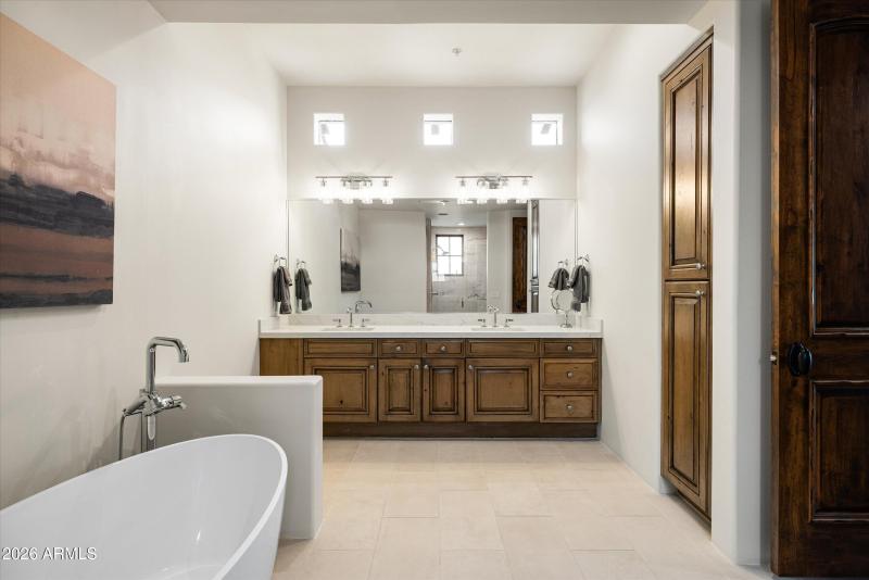 23-10060 E Blue Sky Dr-42_23