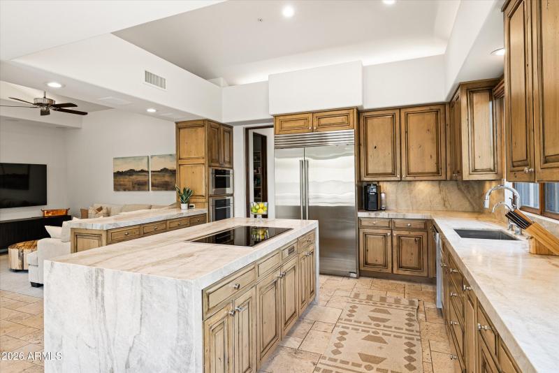 18-10060 E Blue Sky Dr-42_18