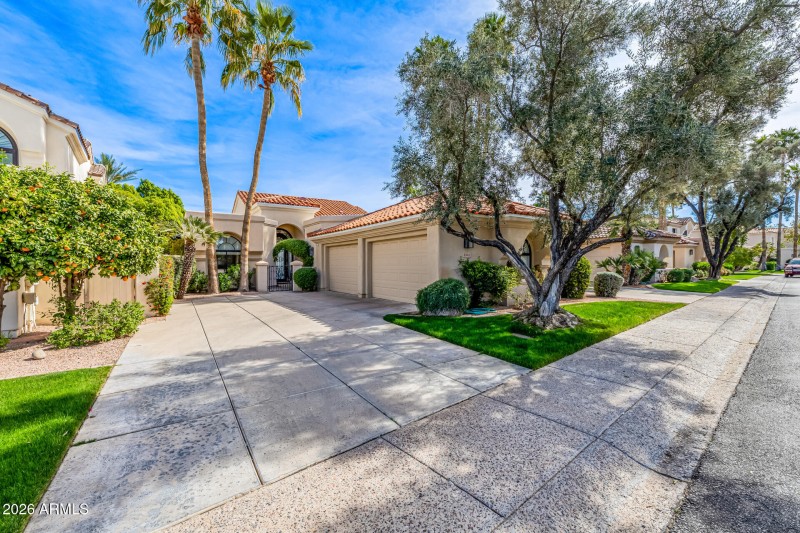 Beautiful Curb Appeal!