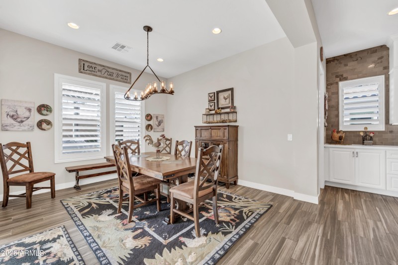 1867 E Gillcrest Rd-15