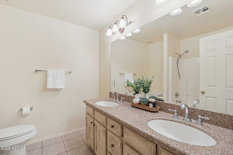 15-web-or-mls-N 173rd Ave-S2702-015