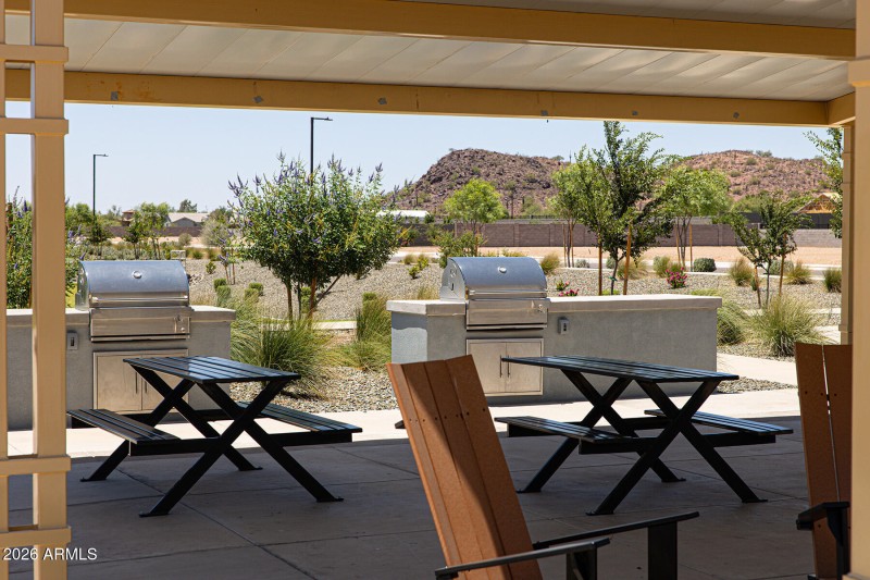 PHX_Miravida_Amenity_BenchesGrill