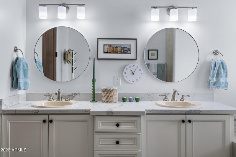 1777 W Ocotillo Rd #16-38