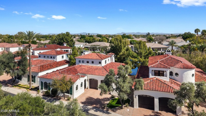 1777 W Ocotillo Rd #16-77