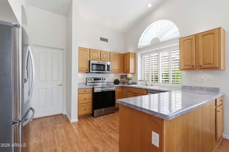 Light and Bright Kitchen