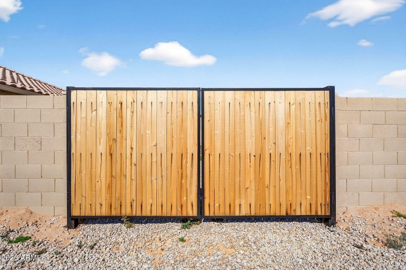 4-web-or-mls-04E Ridgeview Trl