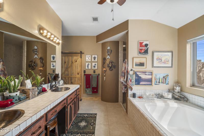 32 Primary Vanity Tub to Shower