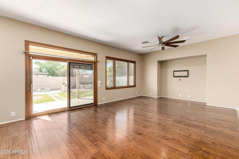 GREAT ROOM - NICHE FOR ENTERTAINMENT SET