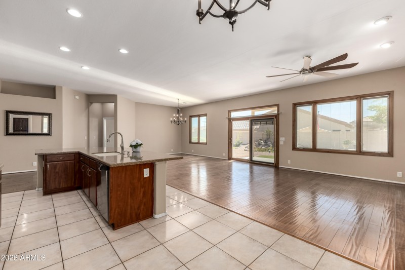 OPEN FLOOR PLAN - FRESH PAINT 2024