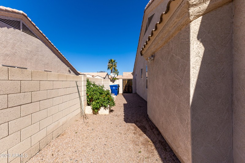 SPACIOUS YARD WITH GARDEN