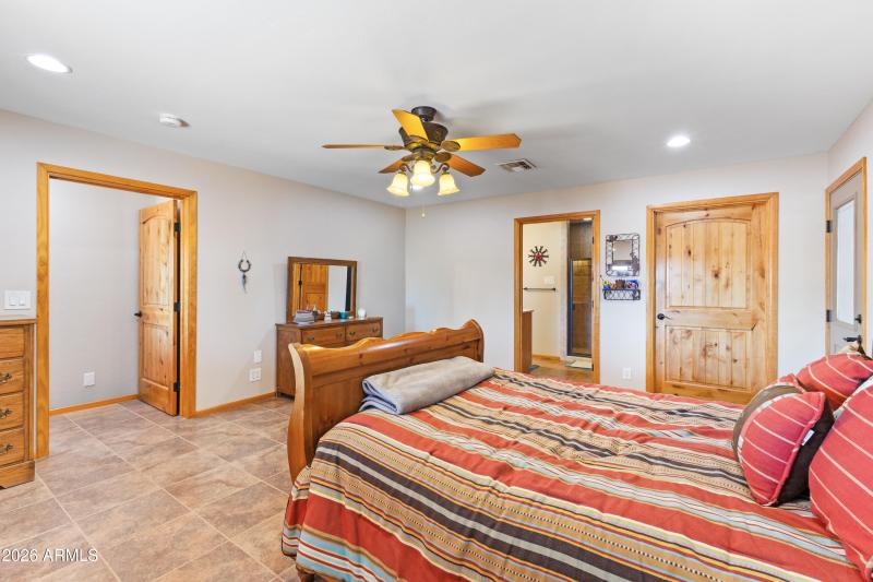 20526 W Carver Rd-21