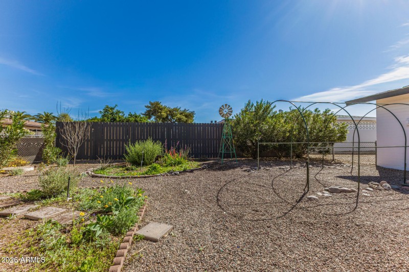 Shade structure for grow beds