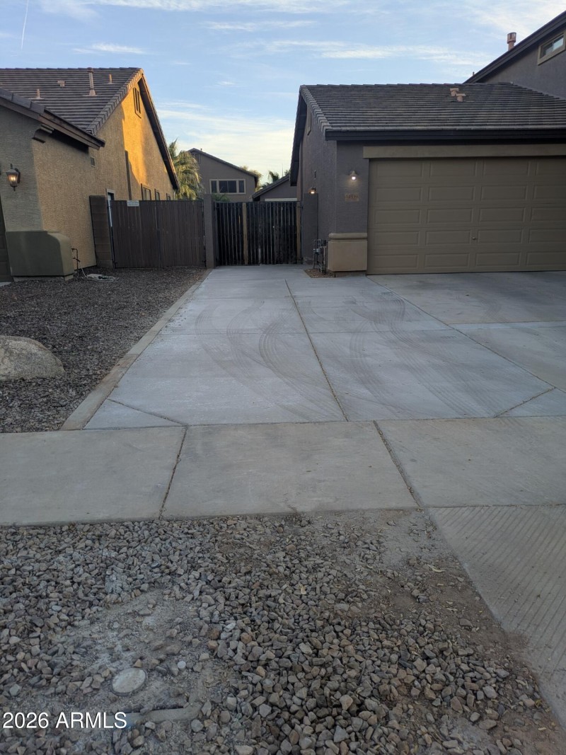 PXL_20260213_004223028