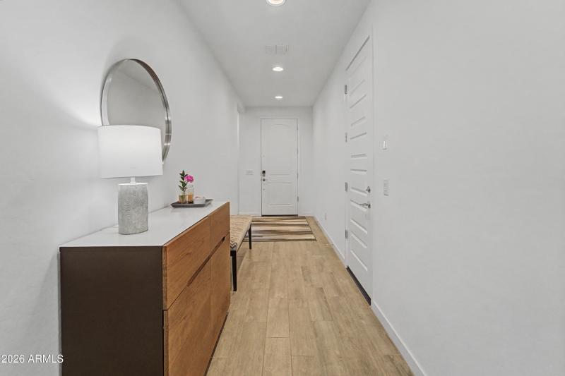 2_ ENTRY_ 57_DSC00338 entry hall