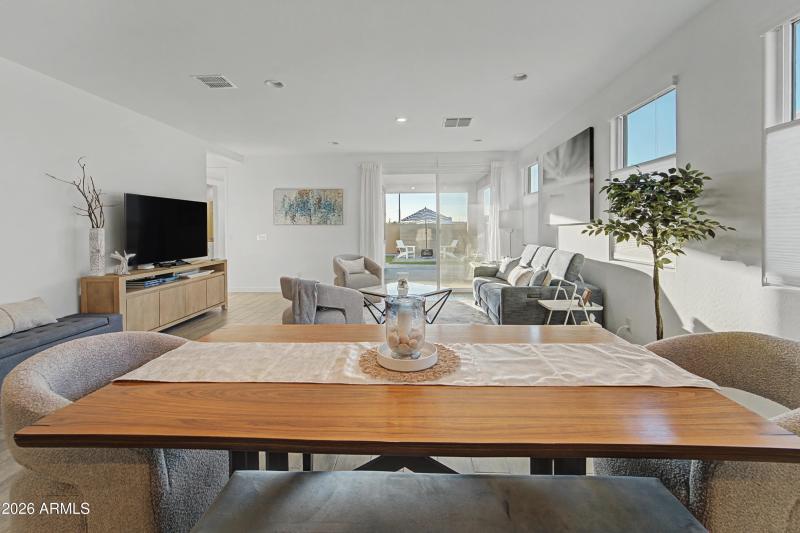 8a DIn to LiV 34_DSC00224