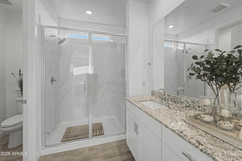 15 MASTER shower 32AF2FB0-0619-475C-8A1C