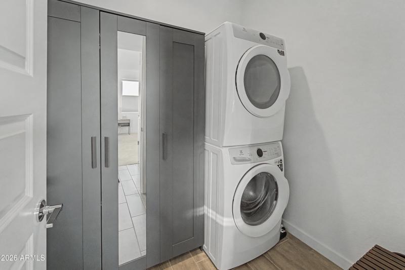 16 LAUNDRY DSC00144 laundry