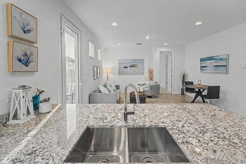 17 APT 2 KIT sink to liv 47_DSC00288 apt