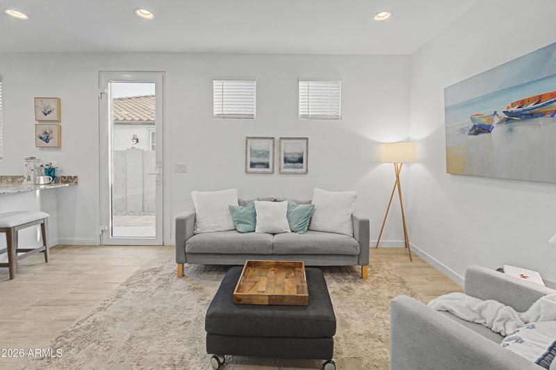 17 APT 3 LIV 51_DSC00308