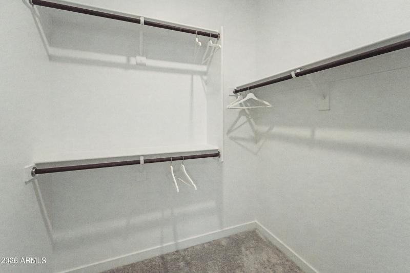 17 APT 8 closet 50_DSC00303