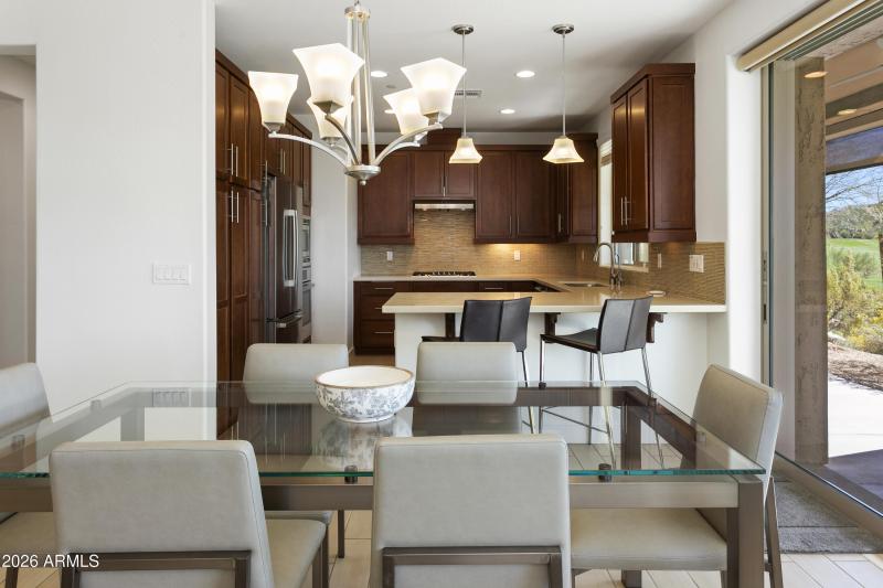 10260EWhiteFeather1041008