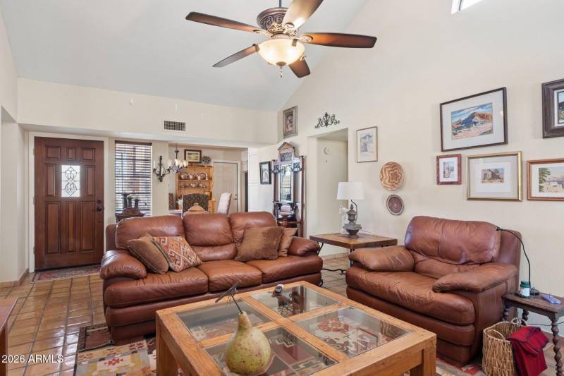 7-web-or-mls-9066-e-evans-dr