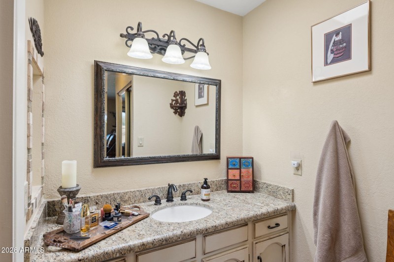 19-web-or-mls-9066-e-evans-dr