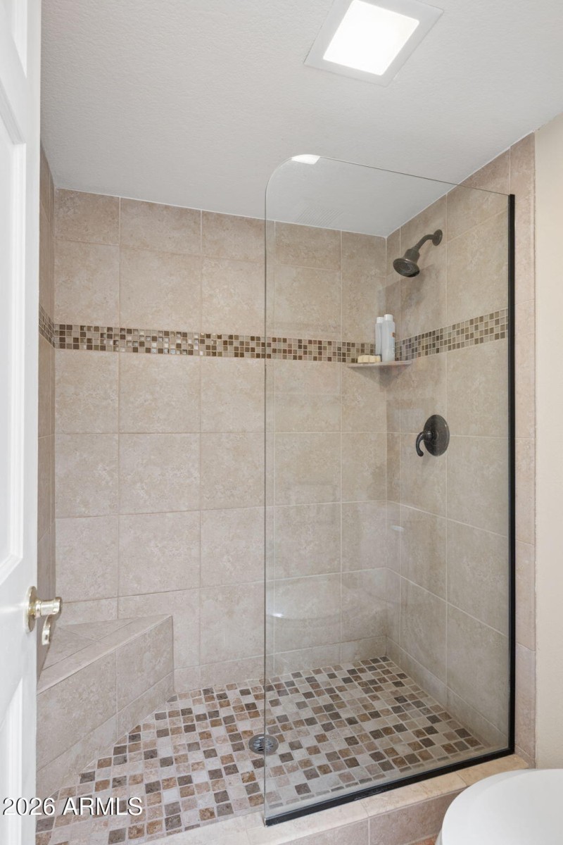 20-web-or-mls-9066-e-evans-dr