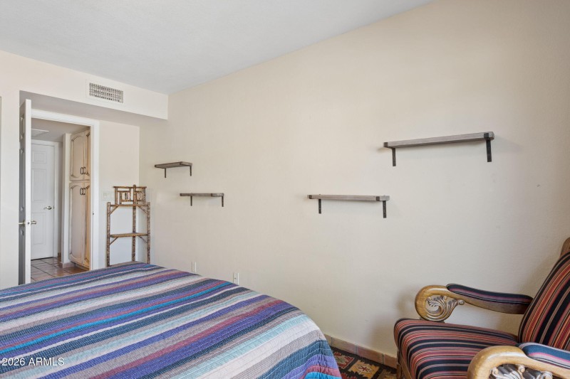 22-web-or-mls-9066-e-evans-dr