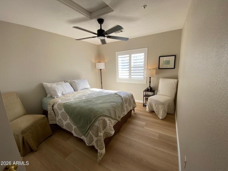 Lovely and bright second bedroom