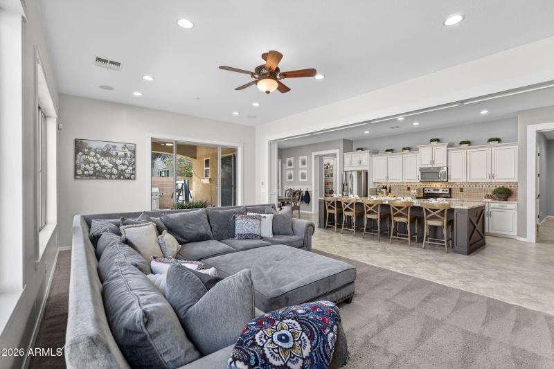 12-web-or-mls-24 Wyatt Way