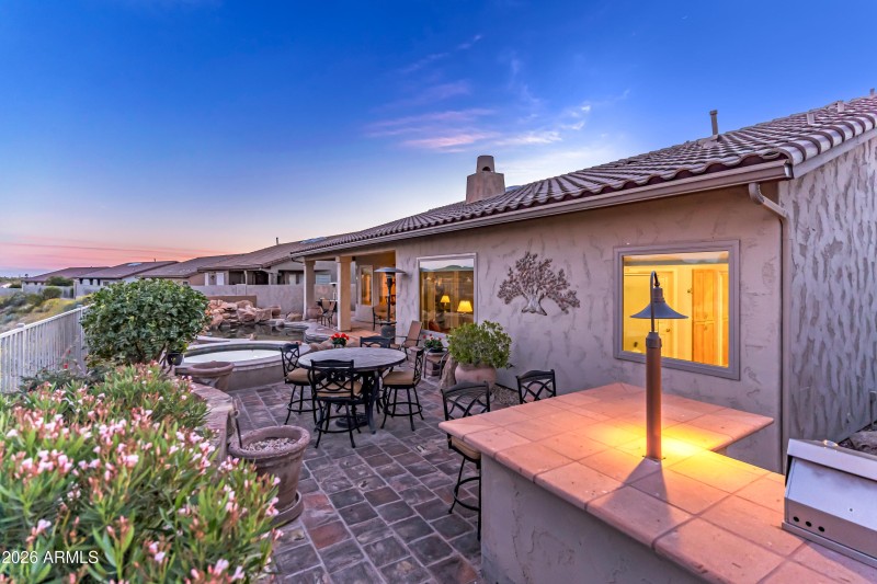 Built in BBQ and Backyard