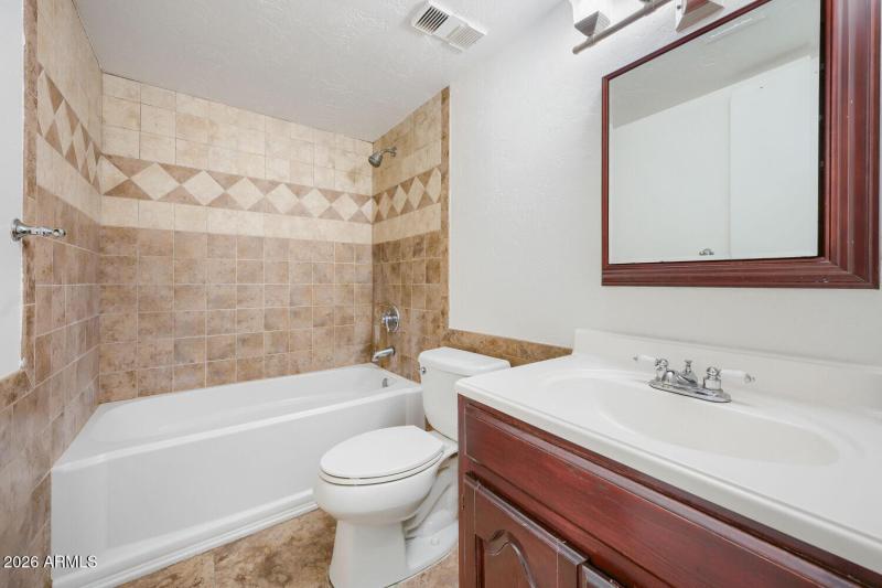2044 S Don Carlos Apt 7 - Web Quality -