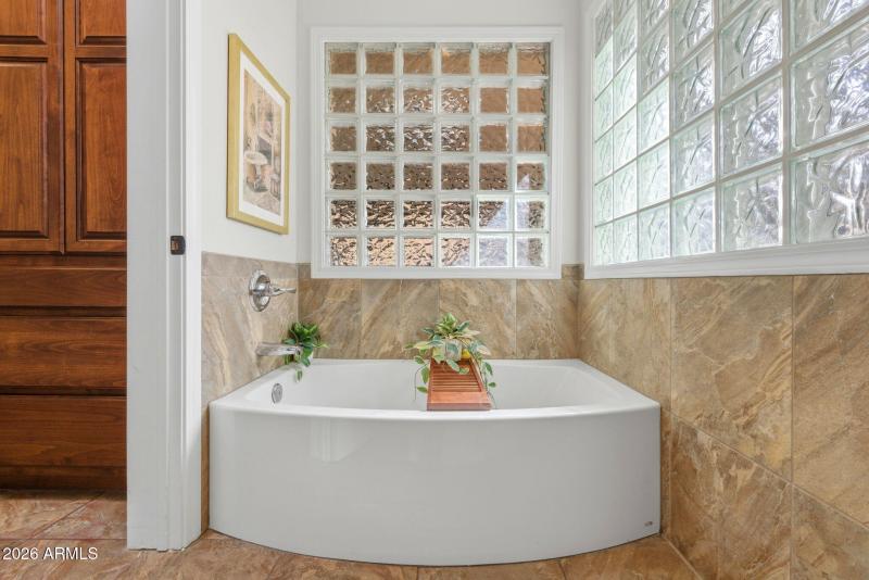 3-Primary Bathroom (3)